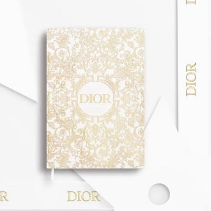 Beauty notebook, from the Holiday collection come with a bag
