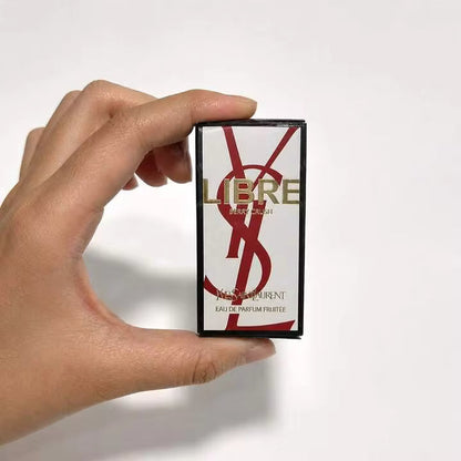 عطر ميني ليبر بيري كراش او دو بارفان بيري، حجم مناسب للسفر 7.5 مل