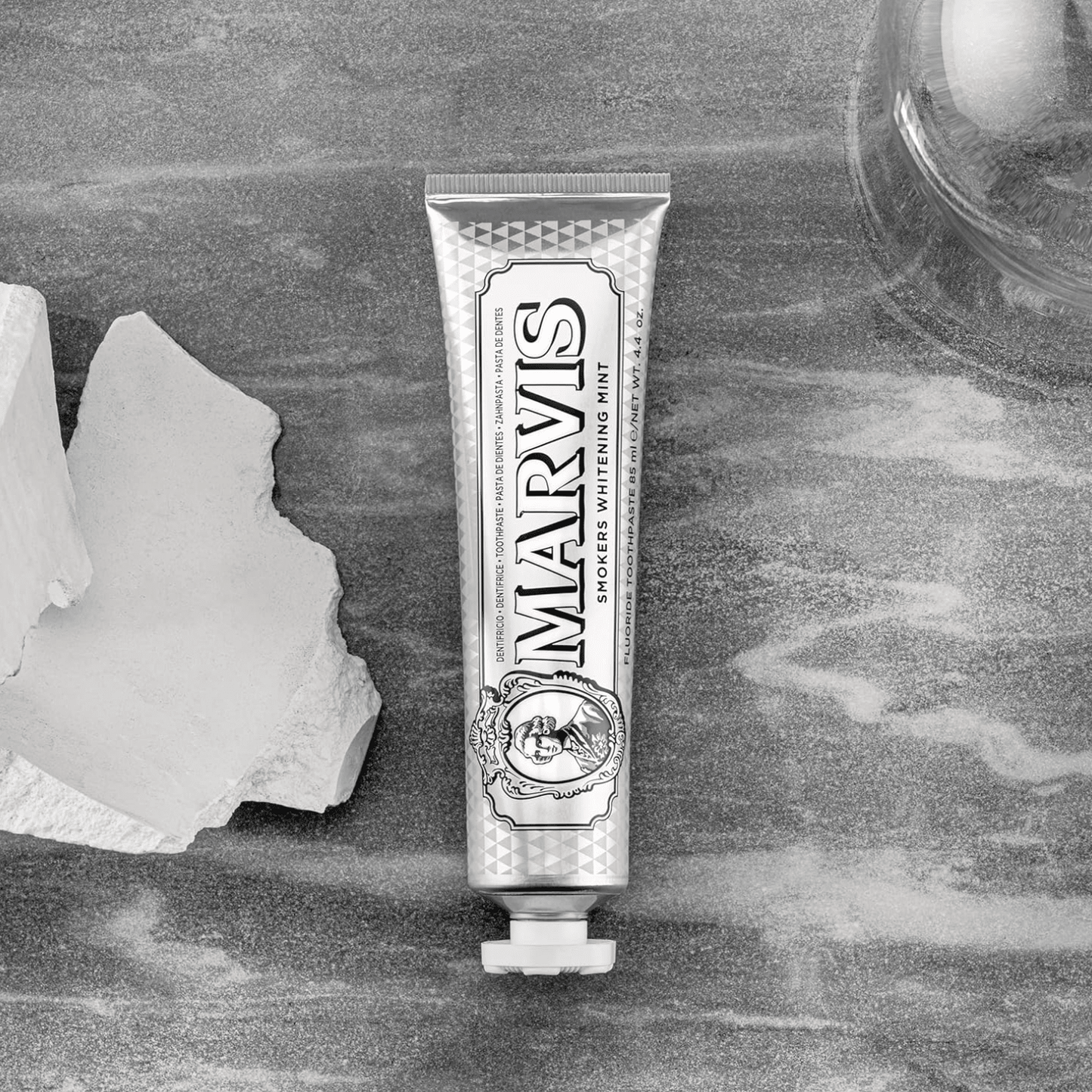 Marvis Smokers Whitening Toothpaste, Mint, 85ml, Promotes the Natural Whitening of the Teeth, Plaque Removal Toothpaste, Long