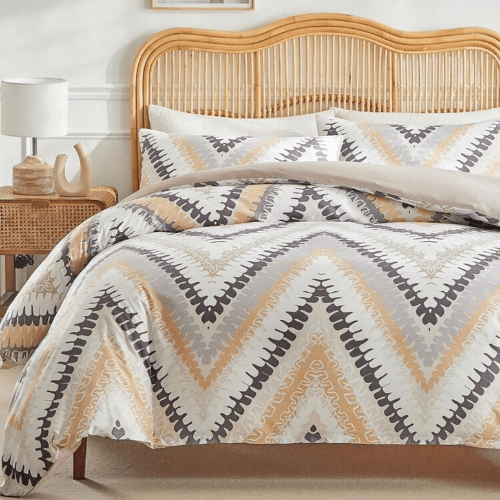 Queen size 6 piece bedding set, brown zig zag pattern, very soft quality.