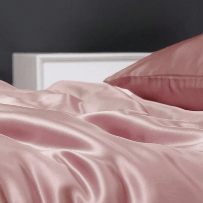 Silky Satin, King Size 6-Piece Duvet Cover Set, Plain Pink Color.