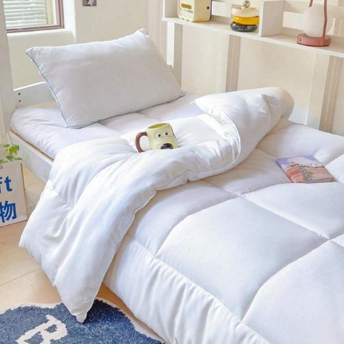 Single size, 160*210cm. A soft and comfortable duvet, vacuum-packaged.